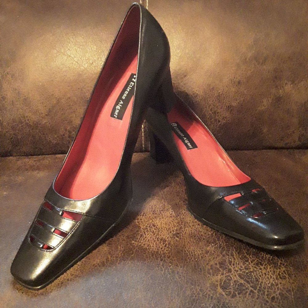 Etienne Aigner dress pumps